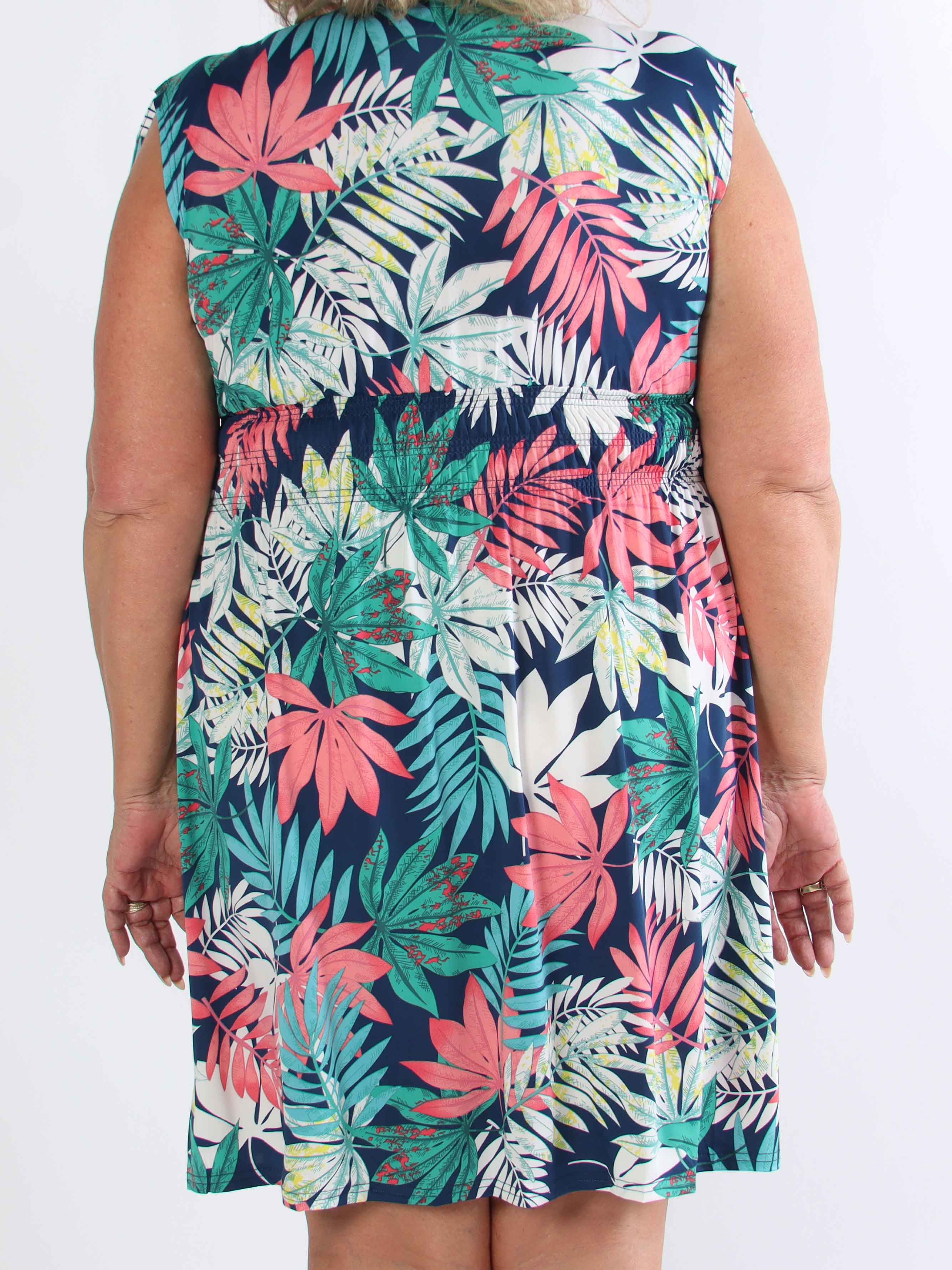 Pams Leaf Short - Kort elastisk plus size kjole i krølfrit stof